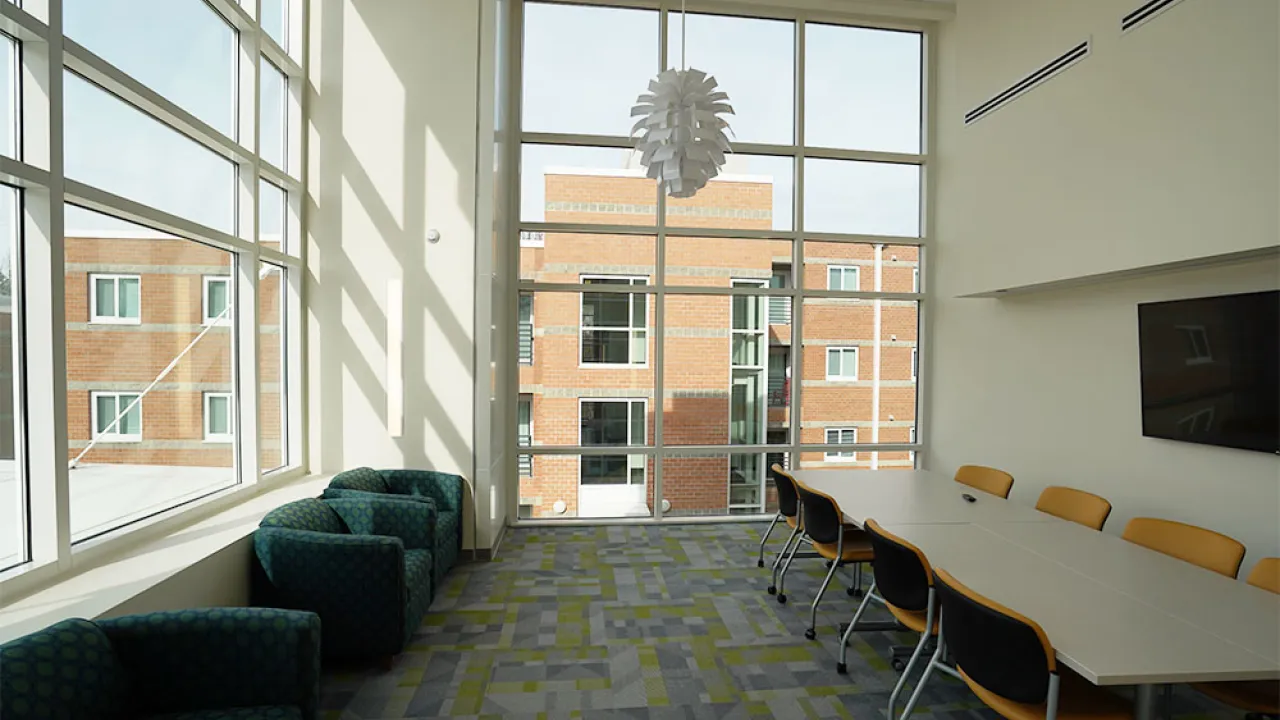 Elm, Community Study Lounge (located in Maple) 