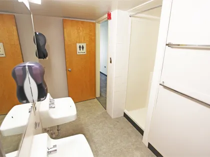 photo of 4/2 Suite Bathroom