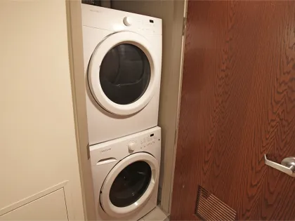 Elm, 4-4 Apartment Laundry