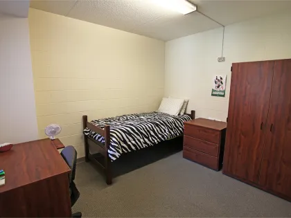 Elm, 4-4 Apartment Room
