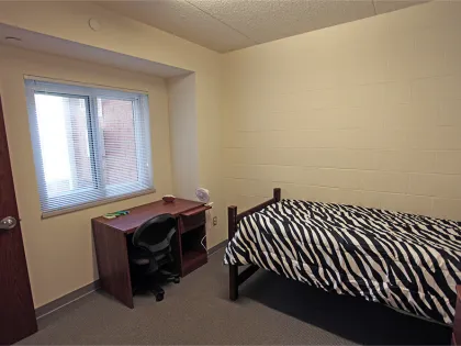 Elm, 4-4 Apartment Room