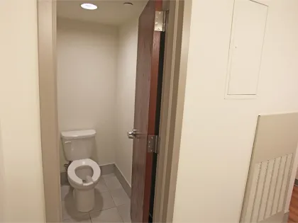 Elm, 4-4 Apartment Bathroom